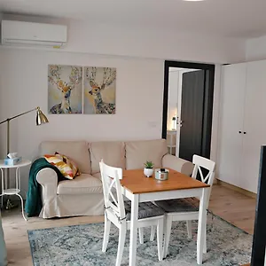 Urban Nest - Luxe Hideaway In Belvedere Bucureşti